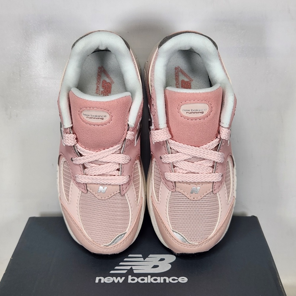 New Balance 2002R Sneaker Toddler Size 8 Pink IC2002SK Running Shoes - Picture 3 of 8